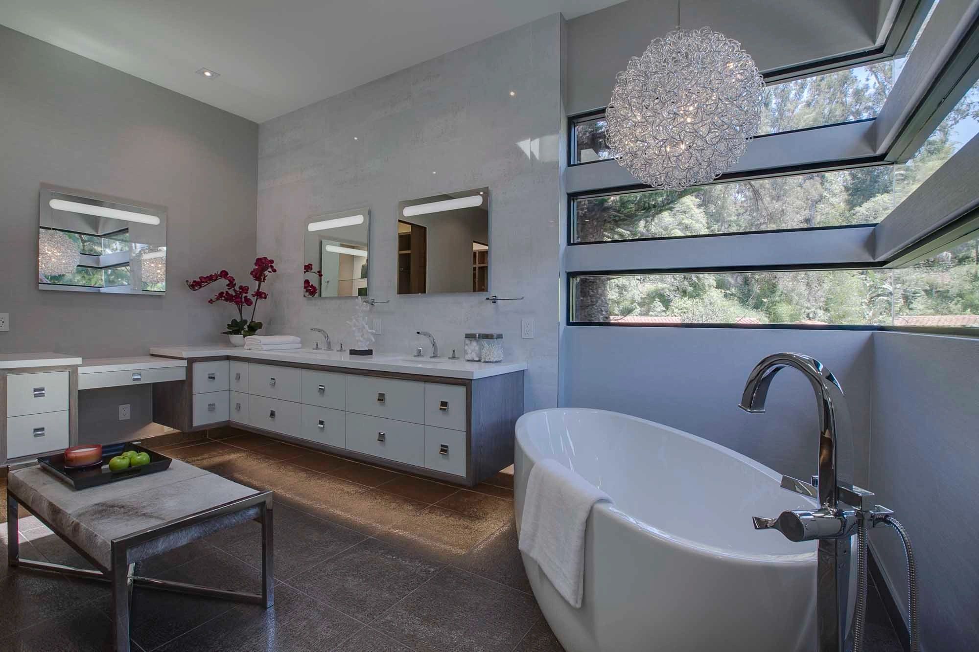 Double sink vanity and bathroom layout
