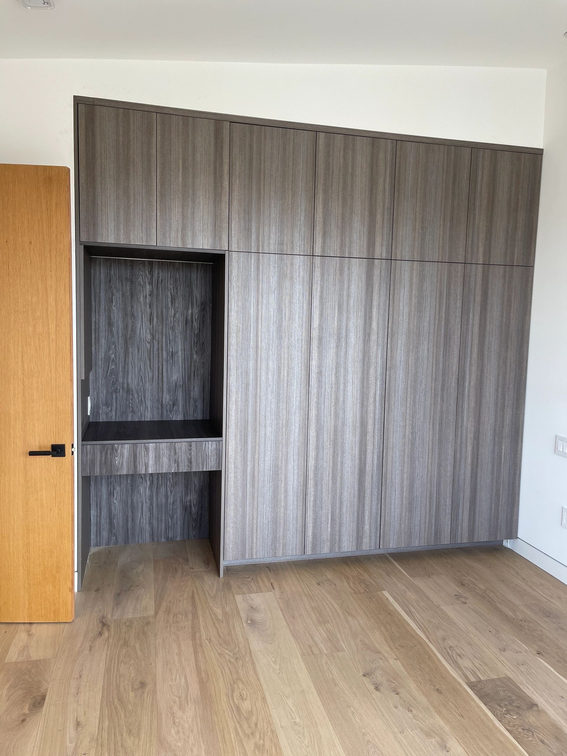 Fitted Wardrobe Wall